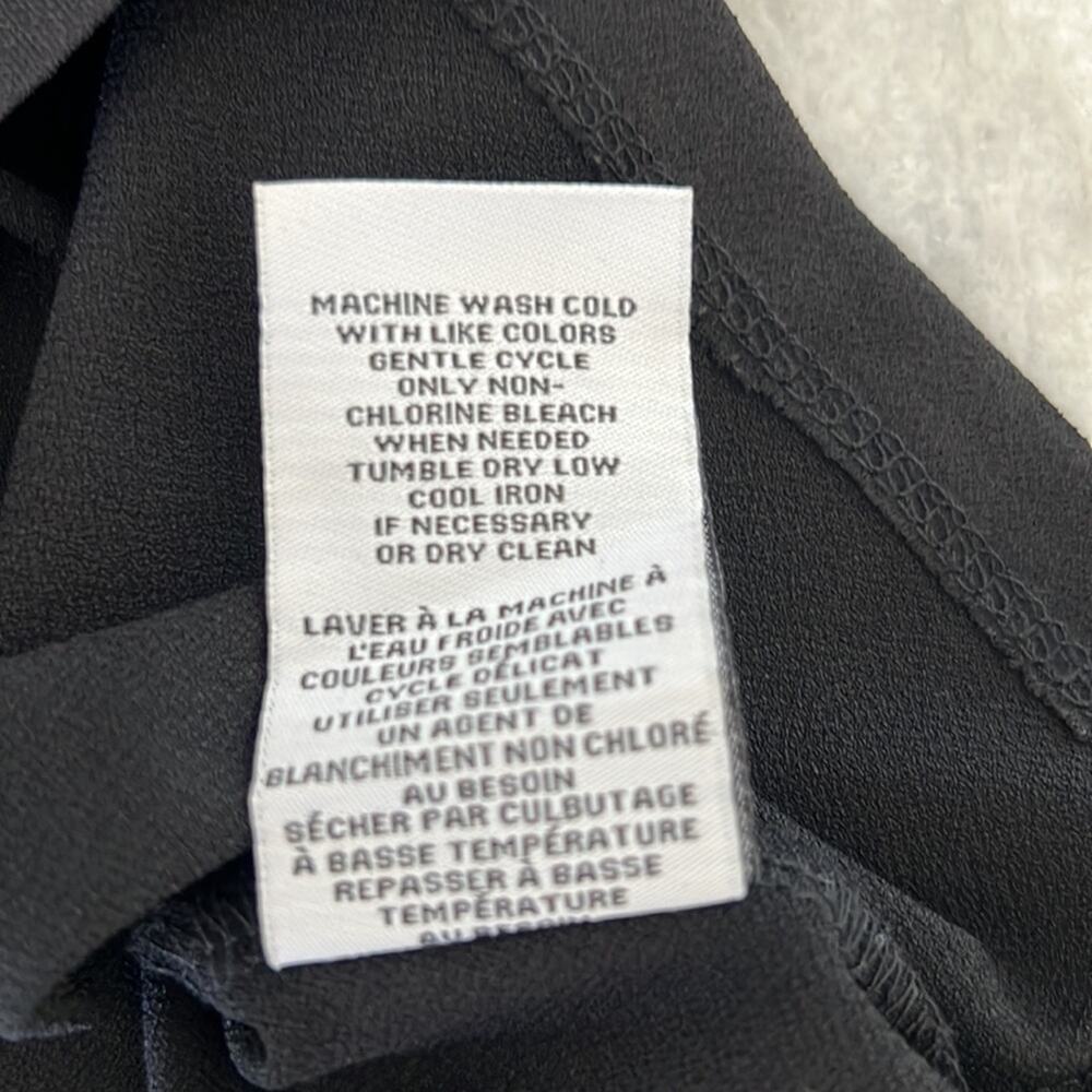 Carmen Marc Valvo NWT Black & White Cold Shoulder Knit Top Blouse Size Small - Picture 12 of 12